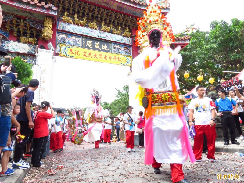 俗稱「新莊大拜拜」的新莊文武大眾爺祭典今天起一連三天在新莊地藏庵舉行。（記者陳心瑜攝）