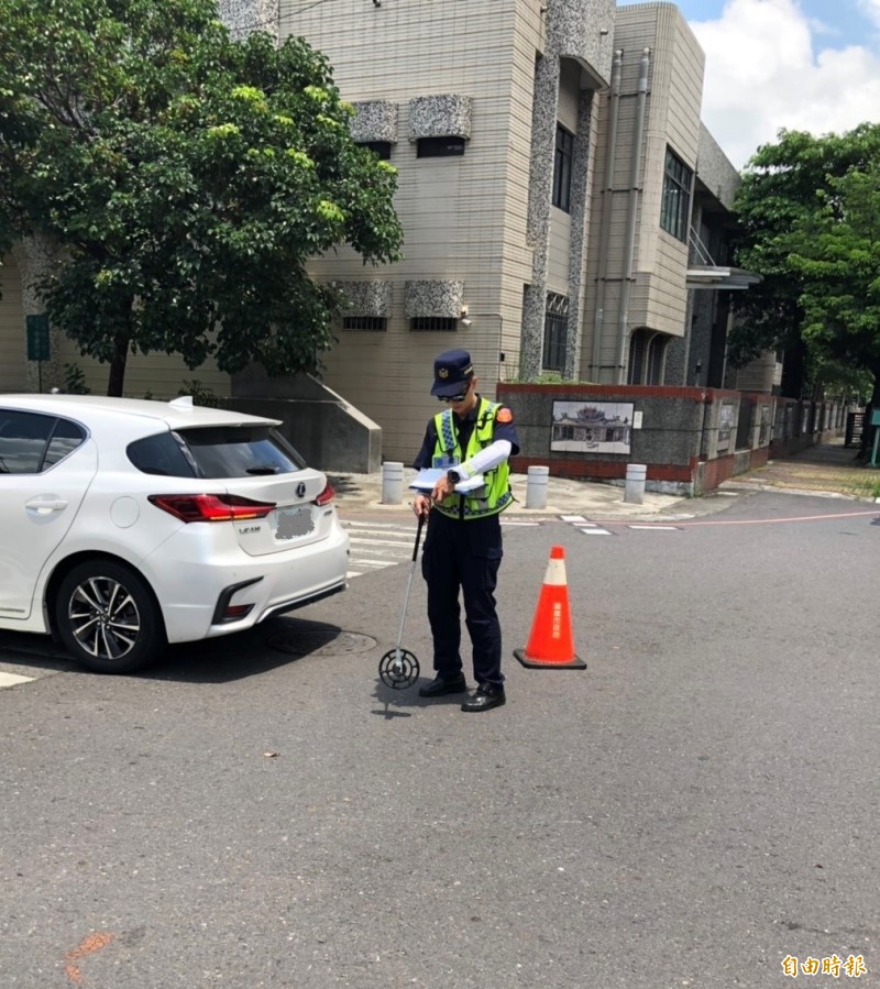 嘉市警方在交通事故處理品質滿意度調查，獲市民滿意度87.88％，拿下非六都縣市排名第一名。（記者丁偉杰攝）