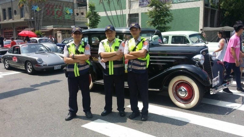 新竹市警局第一分局警官蘇衍彰（中）開車撞傷人，竟然叫弟弟出面頂罪。（警方提供）