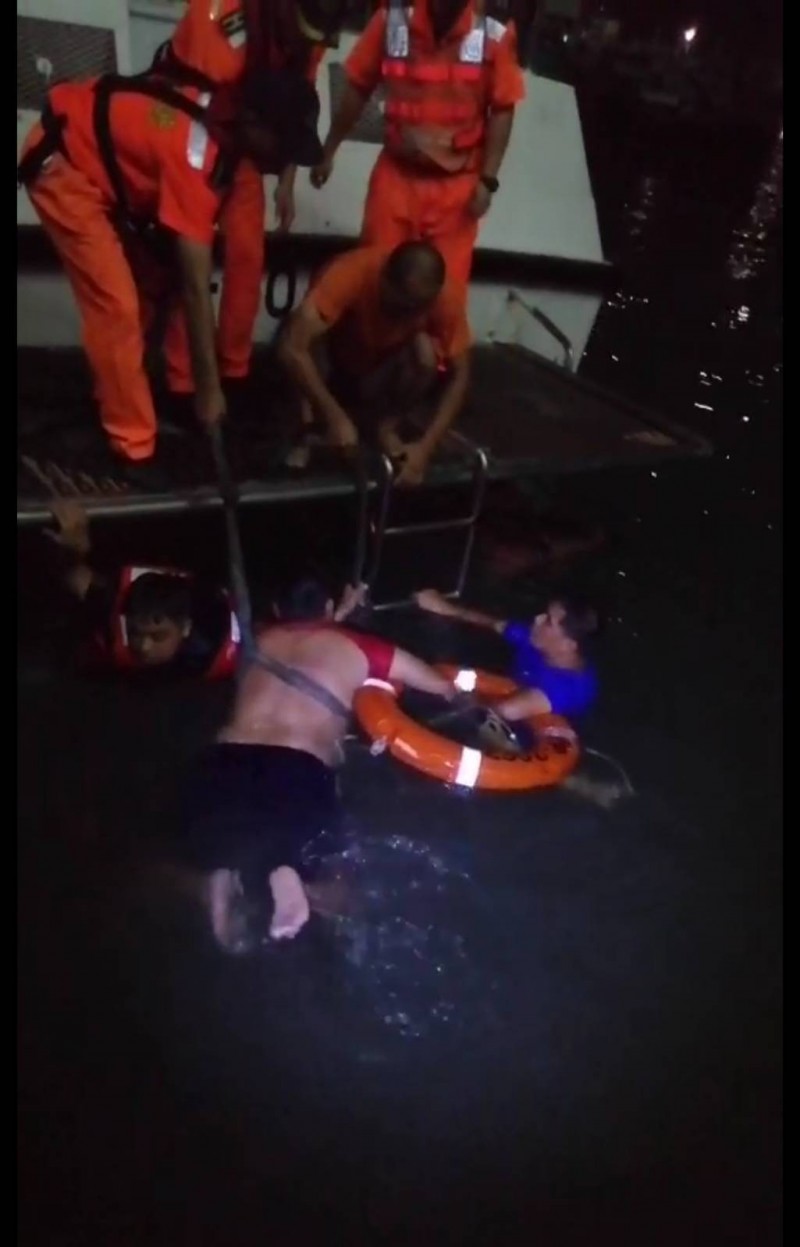 æµ·å·¡äººå¡ç¥åè·³æµ·æäººãï¼è¨èé³å½¥å»·ç¿»æï¼