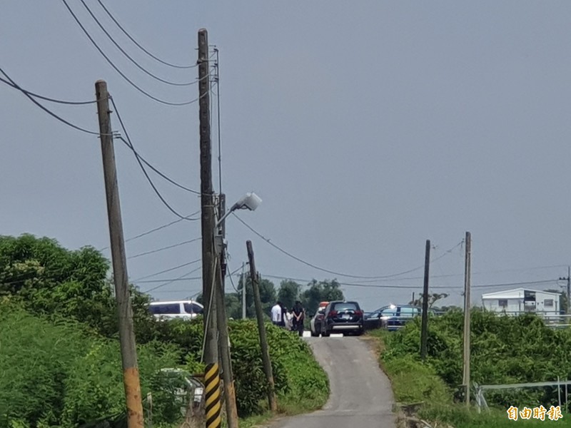 æ±å±±æ¶é²åé仿¥ä¸åå¨ååå¤§å³æèµ·1å
·æµ®å±ï¼éå ±è¦æ¹å°å ´åé©ï¼æ»å ä»å¾
é²ä¸æ¥èª¿æ¥ãï¼è¨è
çæ¶µå¹³æï¼