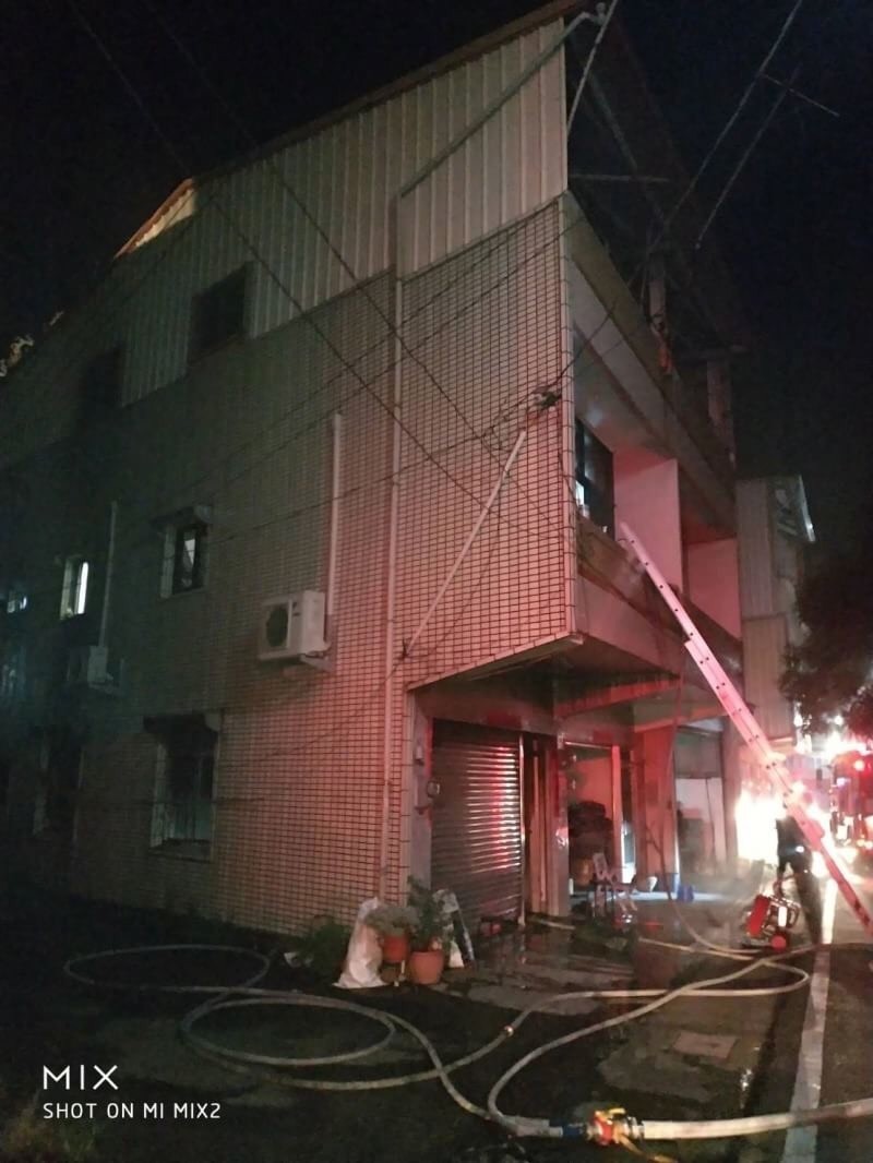 斗六市長和路民宅凌晨惡火，奪走一命。（記者詹士弘翻攝）