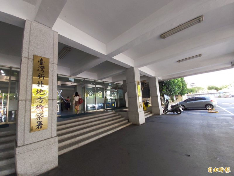 靚女遛狗被摸胸,新北地檢署依強制猥褻罪嫌將色男起訴。(記者陳慰慈攝) 靚女遛狗被摸胸,新北地檢署依強制猥褻罪嫌將色男起訴。(記者陳慰慈攝)