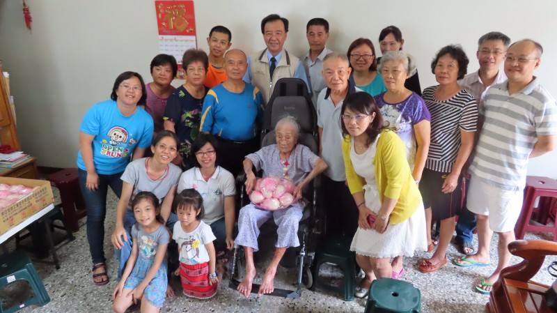 一生務農身體硬朗 百歲人瑞張陳西養生靠早起 - 生活 - 自由時報電子報