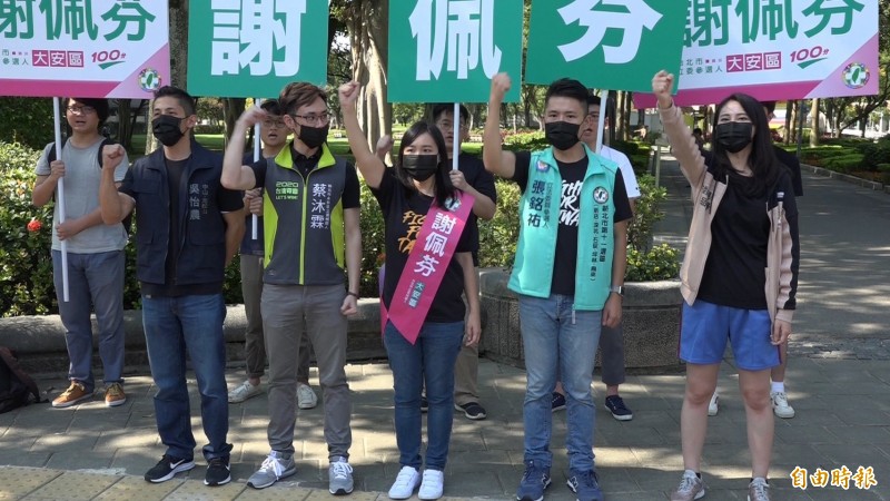 民進黨雙北5新人合體 穿黑衣、戴口罩撐香港 - 政治 - 自由時報電子報