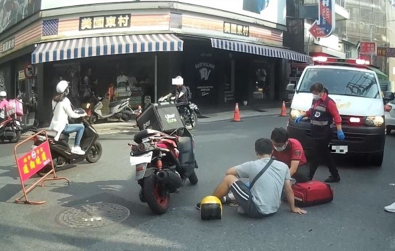 新聞] 嘉義市美食外送員再傳2起車禍1人受傷送醫- 看板Gossiping - PTT 