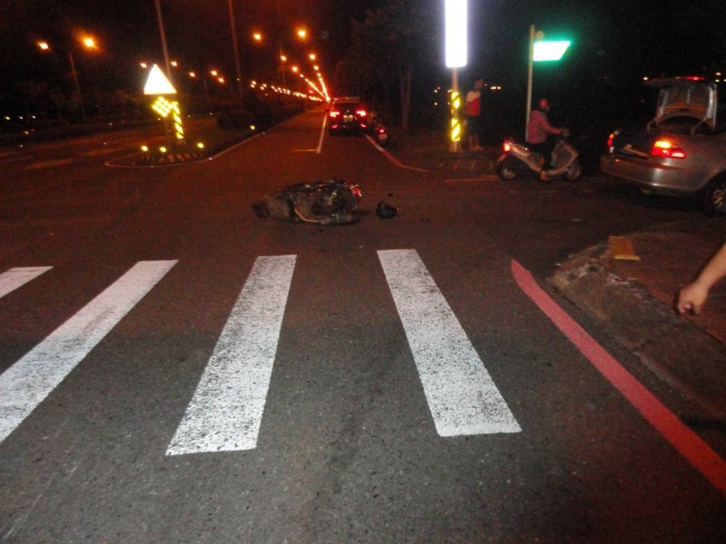 宜蘭市環市東路與黎明三路口昨天傍晚發生一起死亡車禍，宜蘭高商教官不幸喪命。（記者林敬倫翻攝）