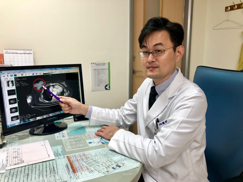 劉信誠醫師呼籲女性朋友別因為害怕而延誤治療乳癌的時機。(圖由醫院提供)