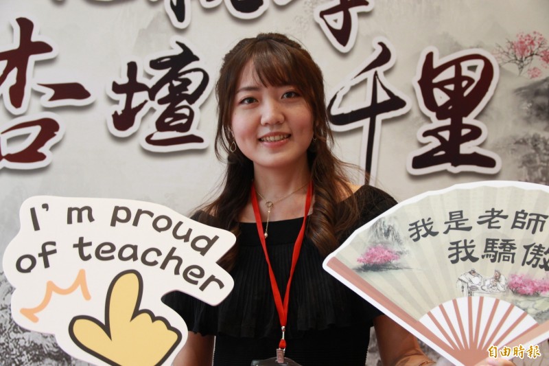 今年31歲、摘下杏壇新星獎的龜山區壽山高中教師周曉京。(記者許倬勛攝) 今年31歲、摘下杏壇新星獎的龜山區壽山高中教師周曉京。(記者許倬勛攝)