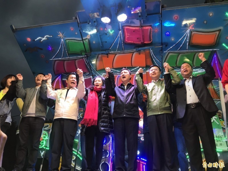 新北市第3選區、彰化縣第1選區、台南市第2選區與金門縣選區立委缺額補選投票結果出爐。新北市由民進黨余天當選、彰化縣由國民黨柯呈枋當選、台南市由民進黨郭國文當選、金門縣則由無黨籍陳玉珍當選。(記者劉信德攝) 新北市第3選區、彰化縣第1選區、台南市第2選區與金門縣選區立委缺額補選投票結果出爐。新北市由民進黨余天當選、彰化縣由國民黨柯呈枋當選、台南市由民進黨郭國文當選、金門縣則由無黨籍陳玉珍當選。(記者劉信德攝)