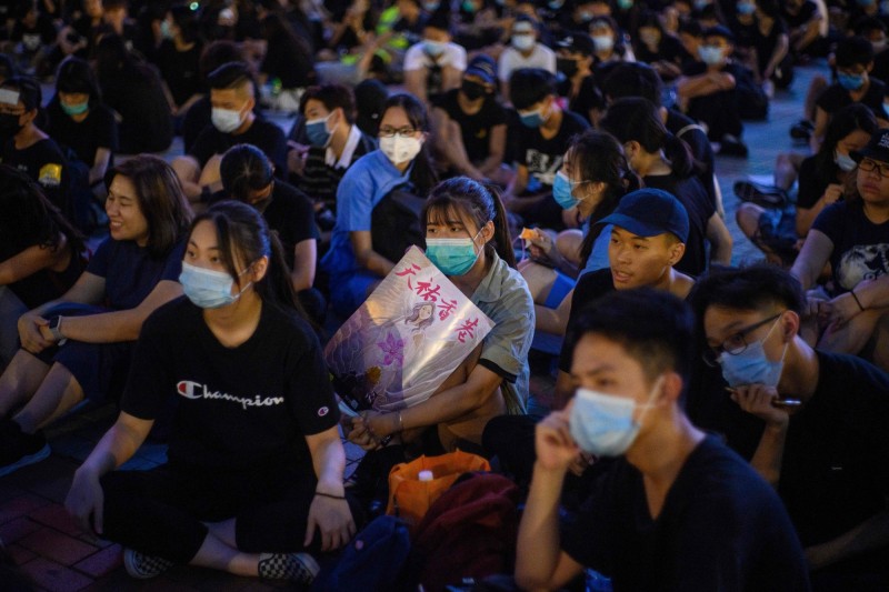 約3000名香港中學生參加822舉辦在中環愛丁堡廣場的集會活動，香港中學生罷課聯盟今（29）日再指出，現已有超過90所中學支持罷課行動。（法新社）
