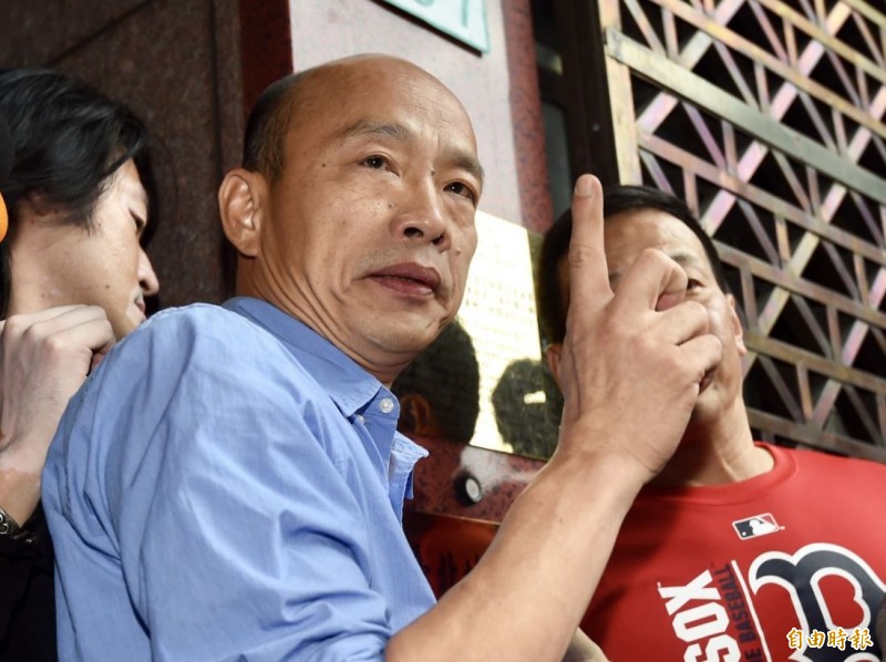 美麗島電子報董事長吳子嘉爆料,高雄市長韓國瑜與新莊王小姐婚外情長達10年,甚至還生下一女,韓國瑜上月31日由律師等陪同前往台北地檢署按鈴控告吳子嘉。(資料照) 美麗島電子報董事長吳子嘉爆料,高雄市長韓國瑜與新莊王小姐婚外情長達10年,甚至還生下一女,韓國瑜上月31日由律師等陪同前往台北地檢署按鈴控告吳子嘉。(資料照)