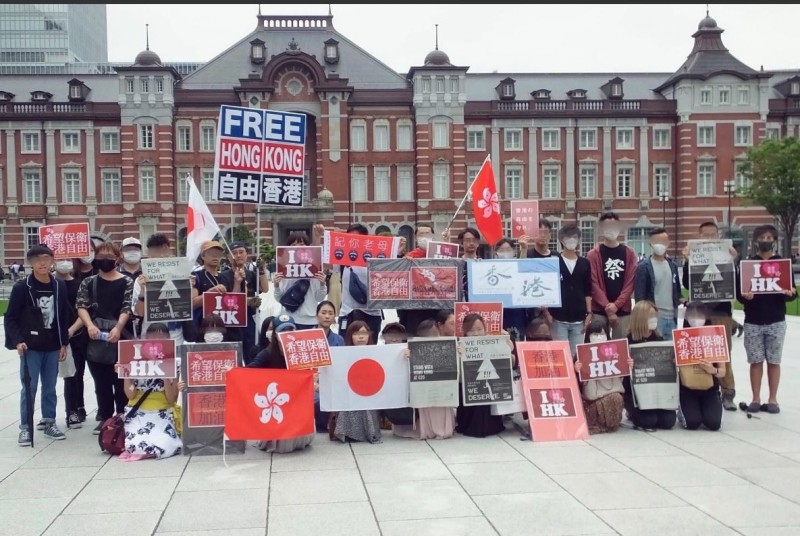 日本女模平野鈴子主動籌辦反送中遊行，直到逃犯條例撤回為止都會舉行。（圖擷自平野鈴子推特）