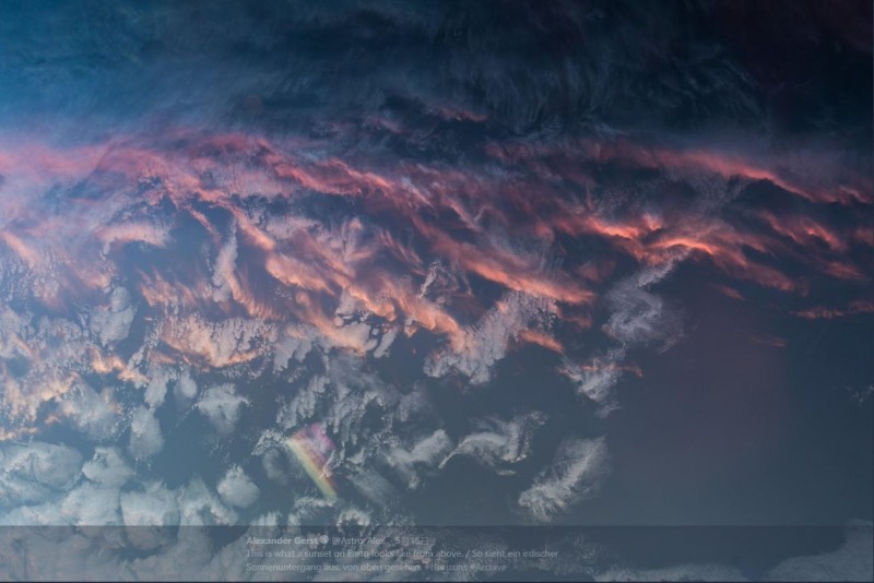 太空人眼中的晚霞。（圖取自Alexander Gerst的推特）