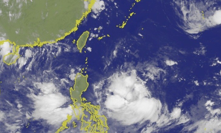 氣象局衛星雲圖顯示，準颱風「利奇馬」在菲律賓東邊海上持續發展。（圖擷取自中央氣象局）