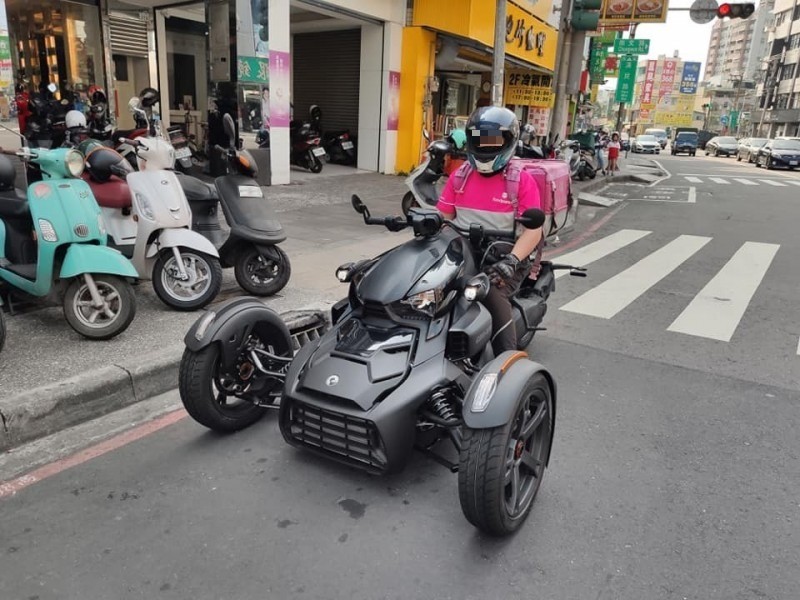 霸氣 騎 三輪車 送外送價格曝光讓網友大吃一驚 生活 自由時報電子報