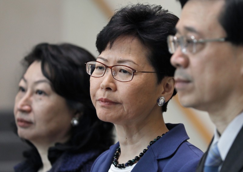 香港政府擬修訂「逃犯條例」,引發許多民眾不滿,走上街頭參加「反送中」遊行捍衛民主,情況在今(12)日卻越演越烈,警民對峙加劇,不少人在衝突中受傷,稍早香港特首林鄭月娥也發布影片,指責反送中運動「破壞社會安寧」,是「暴動行為」。(美聯社) 香港政府擬修訂「逃犯條例」,引發許多民眾不滿,走上街頭參加「反送中」遊行捍衛民主,情況在今(12)日卻越演越烈,警民對峙加劇,不少人在衝突中受傷,稍早香港特首林鄭月娥也發布影片,指責反送中運動「破壞社會安寧」,是「暴動行為」。(美聯社)