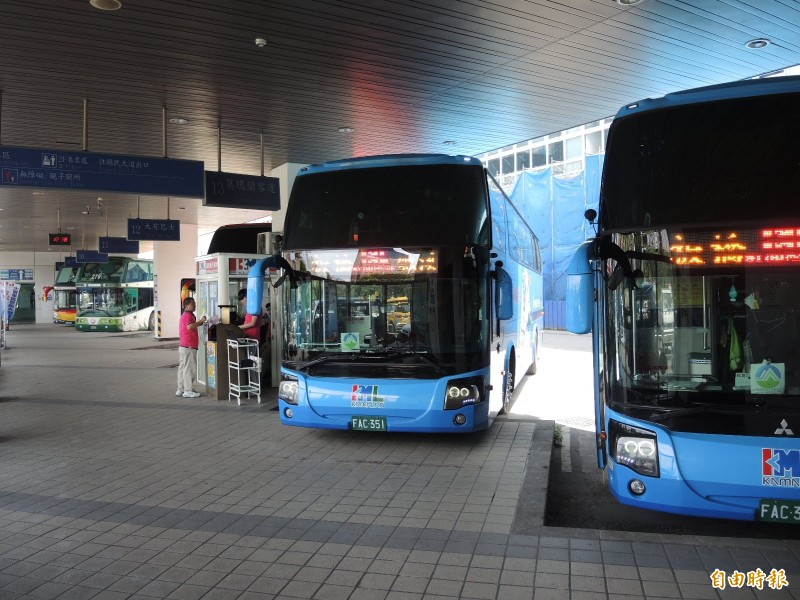 交通部核定公路客運漲17.17%,但將採補貼方式幫民眾負擔。(資料照,記者翁聿煌攝) 交通部核定公路客運漲17.17%,但將採補貼方式幫民眾負擔。(資料照,記者翁聿煌攝)