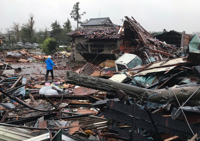 哈吉貝颱風已釀5死、106人受傷。（法新社）