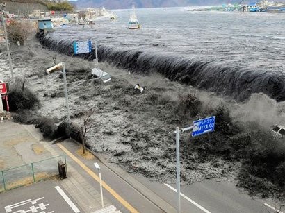 3米大浪襲擊伊朗營地釀1死傷5失蹤 國際 自由時報電子報