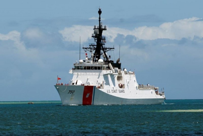 美軍方強調：「美國將繼續在國際法允許的任何地方航行和運營。」圖為巴索夫號巡洋艦。（路透）