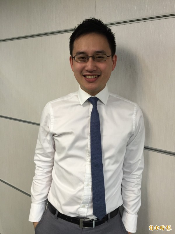 外交部長吳釗燮前辦公室主任趙怡翔(圖)因接任我駐美代表處政治組組長,在國內引發資淺卻月領高薪的質疑。除吳釗燮今晚親上火線力挺趙怡翔外,包含AIT現任政治組組長Christian Marchant等人,也留言支持、力挺。(資料照) 外交部長吳釗燮前辦公室主任趙怡翔(圖)因接任我駐美代表處政治組組長,在國內引發資淺卻月領高薪的質疑。除吳釗燮今晚親上火線力挺趙怡翔外,包含AIT現任政治組組長Christian Marchant等人,也留言支持、力挺。(資料照)