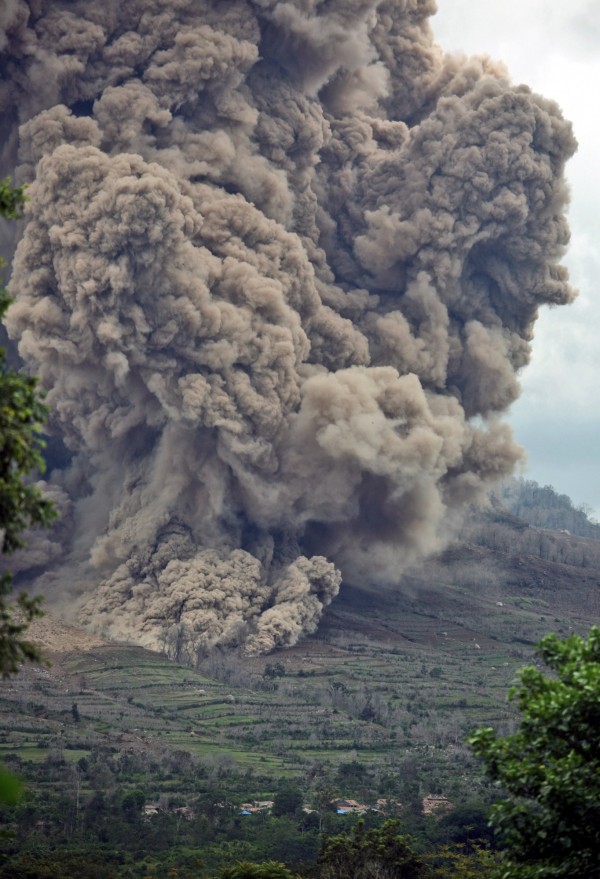 印尼火山噴發 上萬居民撤離 - 國際 - 自由時報電子報