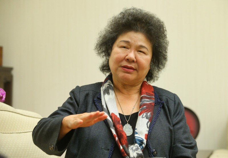 總統府秘書長陳菊(圖)15日下午接受中央社專訪認為,國家機密保護法規定,涉及國家安全情報來源或管道之國家機密應永久保密,如果我國布建在敵後或外國的情報員可能需要如此,但陳文成案與林宅血案是謀殺案,應與這項規定無關。(中央社) 總統府秘書長陳菊(圖)15日下午接受中央社專訪認為,國家機密保護法規定,涉及國家安全情報來源或管道之國家機密應永久保密,如果我國布建在敵後或外國的情報員可能需要如此,但陳文成案與林宅血案是謀殺案,應與這項規定無關。(中央社)