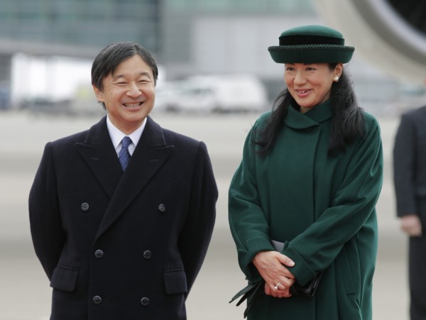 日本德仁皇太子（左）5月1日將登基成為日本天皇。右為皇太子妃雅子。（歐新社）
