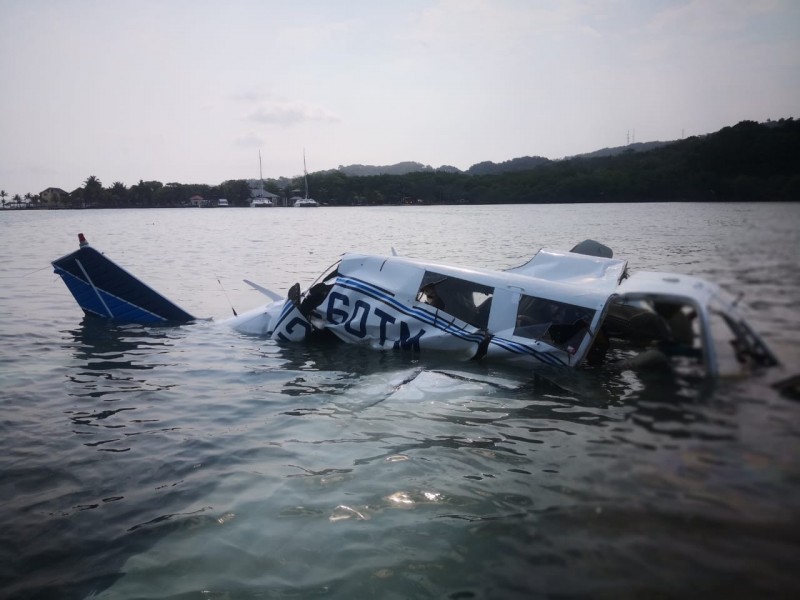 宏都拉斯1架小型飛機在當地時間18日起飛後不久隨即墜海，機上5人無人生還。（法新社）
