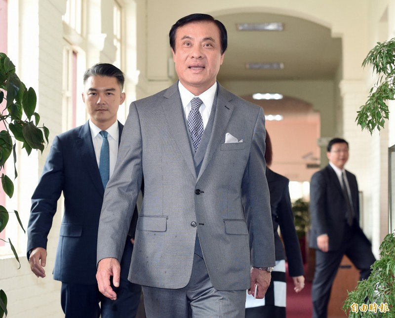 監察院廉政專刊日前登載立法院長蘇嘉全的財產申報內容,在個人存款部分列出2筆3000萬元以上台灣銀行支票存款,引發討論。對此內政部澄清,監察院廉政專刊第127及140期所載之存款和帳戶為錯誤資訊,相關存款和帳戶其實是國慶籌備委員會的專款專戶,並非蘇的個人帳戶。(資料照) 監察院廉政專刊日前登載立法院長蘇嘉全的財產申報內容,在個人存款部分列出2筆3000萬元以上台灣銀行支票存款,引發討論。對此內政部澄清,監察院廉政專刊第127及140期所載之存款和帳戶為錯誤資訊,相關存款和帳戶其實是國慶籌備委員會的專款專戶,並非蘇的個人帳戶。(資料照)
