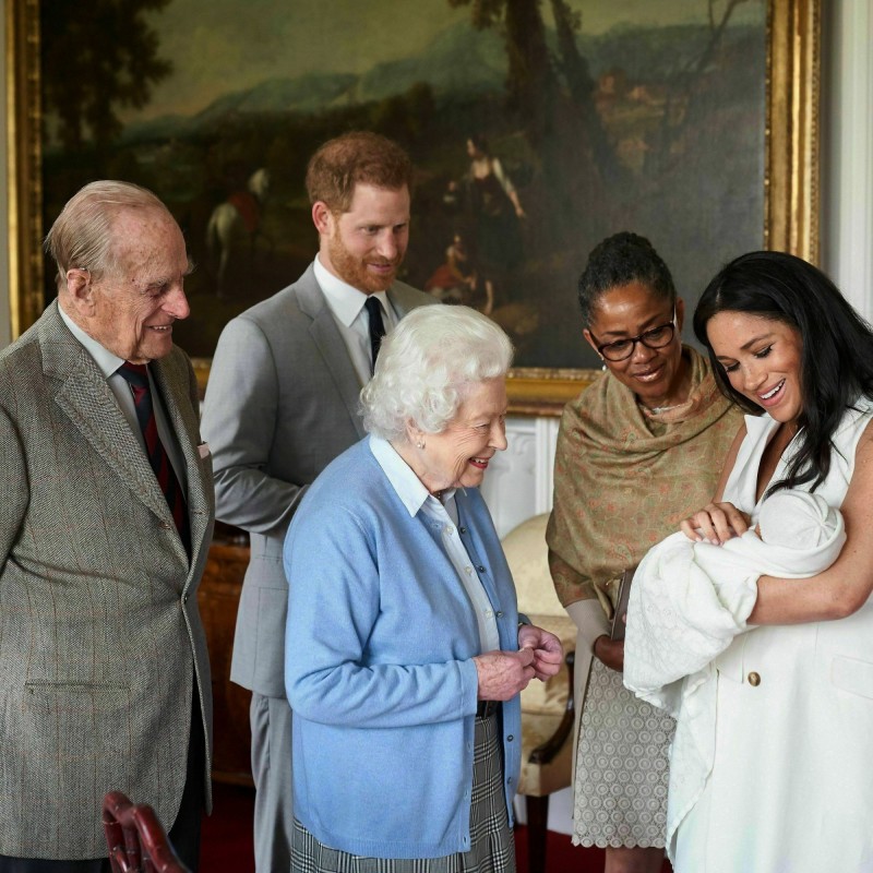 英國女王開心迎接曾孫的到來。（美聯社）