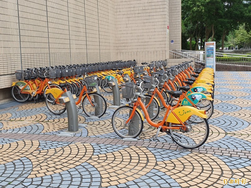 Google官方部落格今天發布消息,台灣使用者在新北市和高雄市可以使用Google地圖就能找出共享單車站點,並查詢附近站點的可租賃的車輛數,此外,使用者甚至可以查詢目的地附近的站點是否仍有空位可供還車。(資料照) Google官方部落格今天發布消息,台灣使用者在新北市和高雄市可以使用Google地圖就能找出共享單車站點,並查詢附近站點的可租賃的車輛數,此外,使用者甚至可以查詢目的地附近的站點是否仍有空位可供還車。(資料照)
