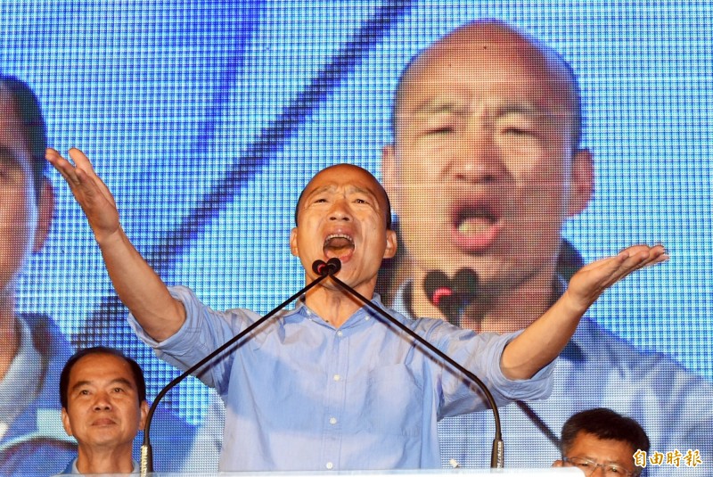 高雄市長韓國瑜在全台掀起一陣「韓流」，人氣、聲勢水漲船高；不過有外國記者卻特地撰文警告，表示「韓流是撕裂台灣的毒藥」更是「對民主的威脅」。（資料照）