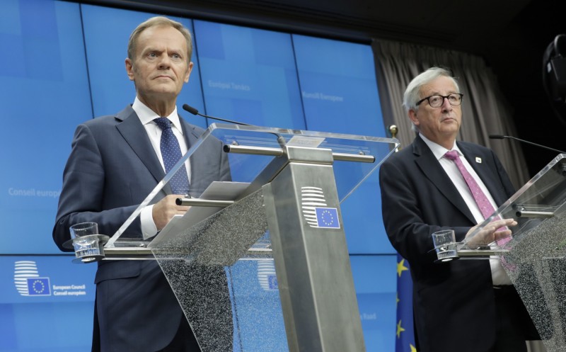 歐洲理事會主席圖斯克（左）和歐盟執委會主席容克都再度強調，歐盟的立場已經很明確，英國脫歐勢在必行，不可能重啟脫歐談判。（歐新社）