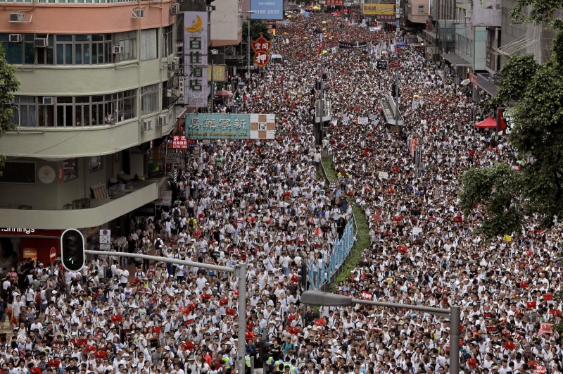 台中當舖日友汽車借款分享綜合時事新聞香港反送中百萬人大遊行,傳中共高層漏夜關注,對送中條例意見分歧。(美聯) 台中當舖日友汽車借款分享綜合時事新聞香港反送中百萬人大遊行,傳中共高層漏夜關注,對送中條例意見分歧。(美聯)