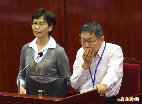 台北市長柯文哲（右）與市府顧問蔡壁如（左）。（資料照）