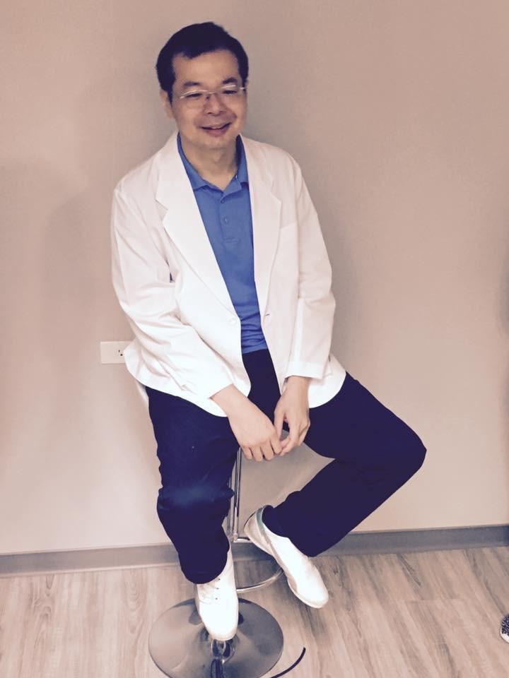 推廣「生酮飲食」的謝旺穎醫師，因為在罹患肝膿瘍後不使用抗生素，在2月13日因敗血性休克過世。（圖擷自臉書）
