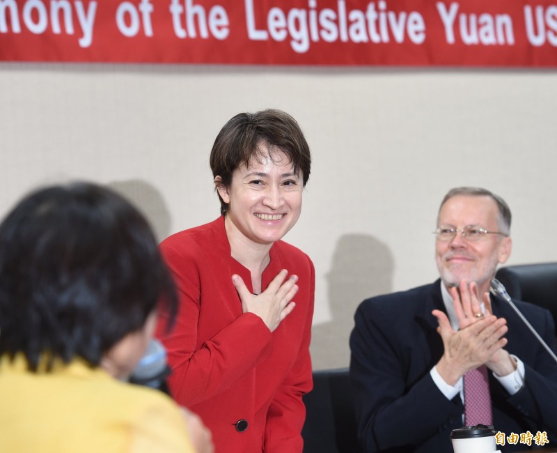 駐美代表蕭美琴(見圖中)今參與美國智庫「哈德遜研究所」與「美國進步中心」的對談時表示,台灣積極推動經濟安全、人類安全與深化融入國際社會等綜合性戰力概念,也持續與美方就軍購進行討論,健全防衛能力。(資料照,記者方賓照攝) 駐美代表蕭美琴(見圖中)今參與美國智庫「哈德遜研究所」與「美國進步中心」的對談時表示,台灣積極推動經濟安全、人類安全與深化融入國際社會等綜合性戰力概念,也持續與美方就軍購進行討論,健全防衛能力。(資料照,記者方賓照攝)