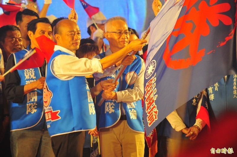 對於韓國瑜今晚在台南造勢時，有民眾丟擲雞蛋，內政部表示將會「全力偵辦」。（記者王捷攝）