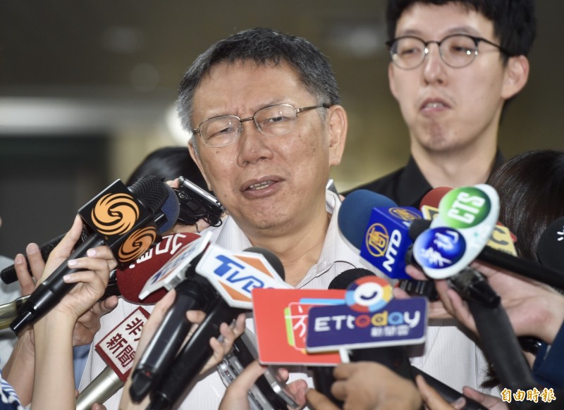 台北市長柯文哲今早受訪時說，他不算親中，並強調在中美的壓力之下，台灣維持平衡才是最佳戰略。（記者簡榮豐攝）
