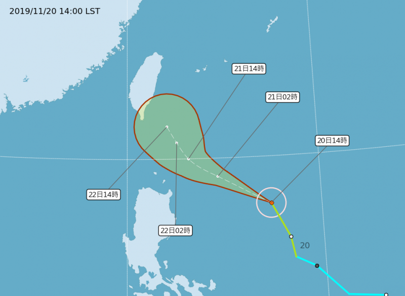 鳳凰颱風逐漸接近台灣,原預報將由東往西穿越巴士海峽,今天下午中央氣象局大幅東修颱風路徑,預估接下來將朝西北西接近台灣東南海域,再沿東部外海北轉,不排除明天上午發布海上颱風警報。(圖擷取自中央氣象局網站) 鳳凰颱風逐漸接近台灣,原預報將由東往西穿越巴士海峽,今天下午中央氣象局大幅東修颱風路徑,預估接下來將朝西北西接近台灣東南海域,再沿東部外海北轉,不排除明天上午發布海上颱風警報。(圖擷取自中央氣象局網站)
