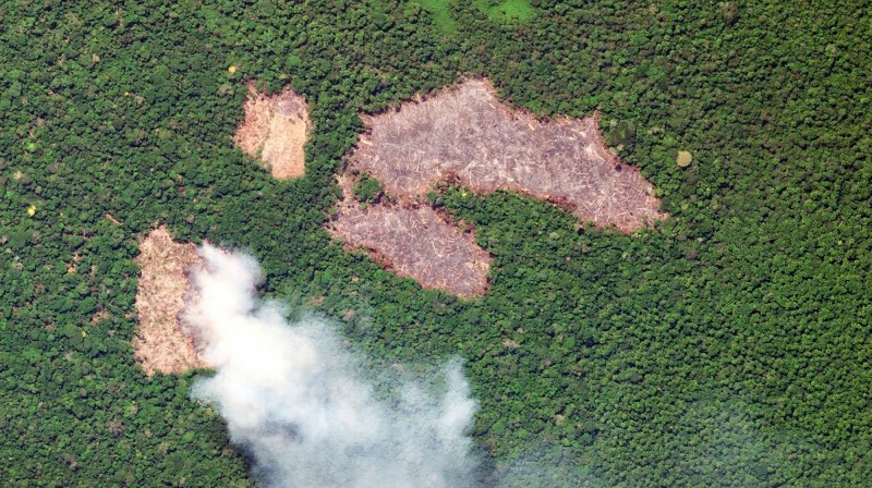 亞馬遜雨林大火燒不停，引起國際社會關注。（法新社）