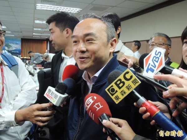 高雄市長韓國瑜政治獻金紀錄今(14)日曝光。競選經費申報中,宣傳支出總共7300多萬元,其中有7筆經費,2000萬給了觀光局長潘恒旭(見圖)曾任職總經理的「旭創意」公司,而這間公司登記負責人則是「潘恒芳」。(資料照) 高雄市長韓國瑜政治獻金紀錄今(14)日曝光。競選經費申報中,宣傳支出總共7300多萬元,其中有7筆經費,2000萬給了觀光局長潘恒旭(見圖)曾任職總經理的「旭創意」公司,而這間公司登記負責人則是「潘恒芳」。(資料照)