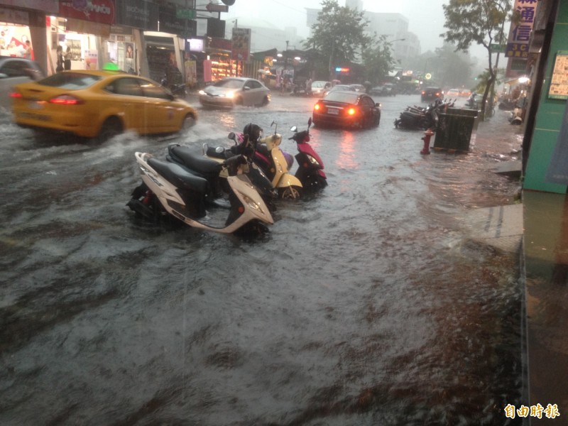 高雄市0719淹水一景。（資料照）