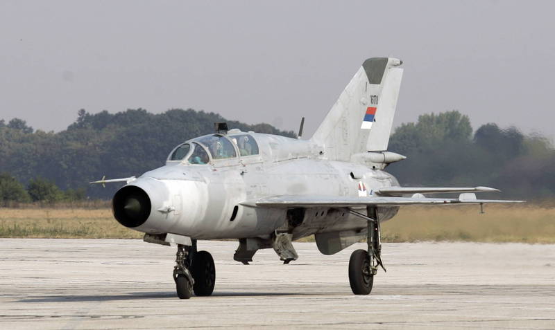 塞爾維亞空軍一架MiG-21戰機於25日墜毀，機上2名飛行員死亡。（歐新社）