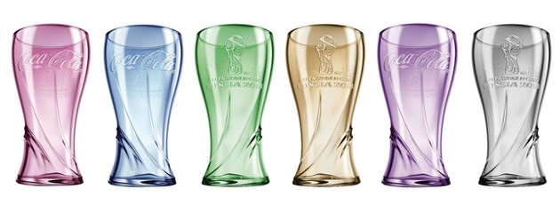 麥當勞推出「2018 Coca-Cola世足杯」，球迷可收集喜愛的隊伍顏色，為球隊加油。