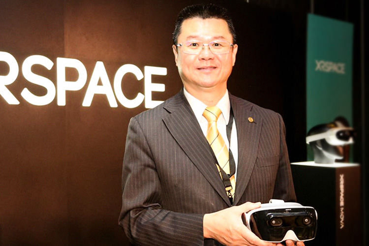 永慶房產集團成為第一個跨足5G服務的房仲業者，未來消費者只要戴起XRSPACE VR裝置，就能享受沉浸式的賞屋體驗。圖為永慶房產集團總經理葉凌棋。