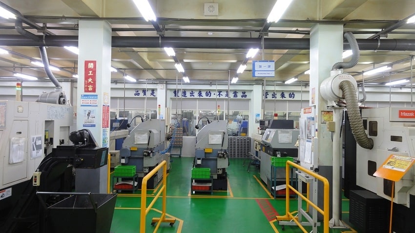 錩鋼精密科技運用自動化製程設備，讓生產運轉時間變為離峰時段。（圖：錩鋼精密科技提供）