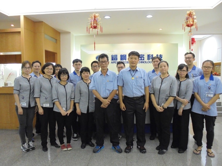錩鋼精密科技節能團隊。（圖：錩鋼精密科技提供）